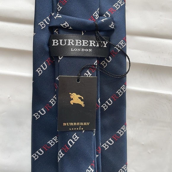 Vintage Burberry silk tie - Picture 5 of 6